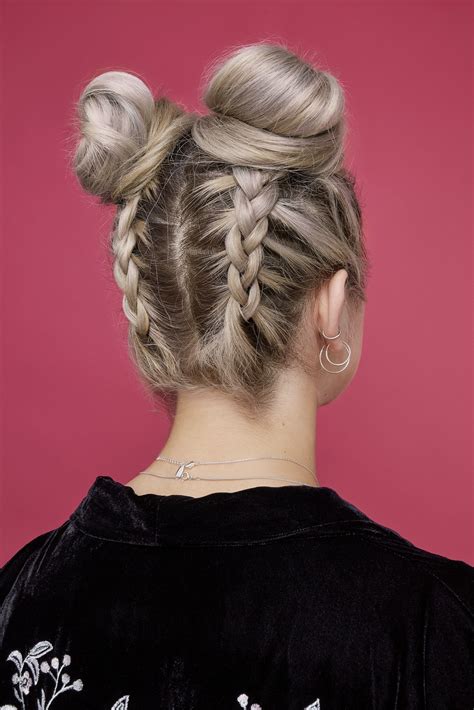 hairstyle with bun